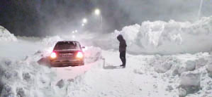 امدادرسانی به ۴۰۰ نفر گرفتار در برف در چهارمحال و بختیاری