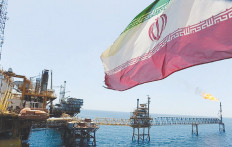 وزیر اقتصاد: ایران از نظر ذخایر نفت و گاز رتبه نخست  در جهان است