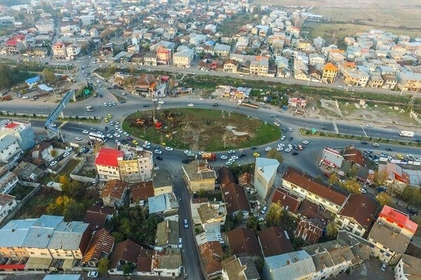 پیشرفت ۹۰ درصدی پروژه میدان گیل لاهیجان