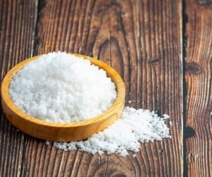 زیاده روی در مصرف نمک چه عارضه هایی دارد