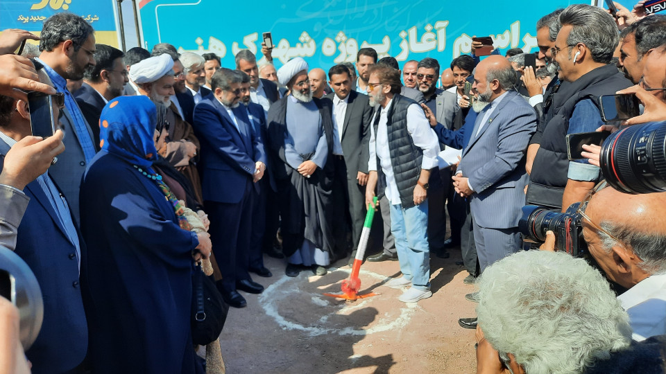 مسکن هنرمندان و خبرنگاران کشوررا دو ساله  در پرند می‎سازیم