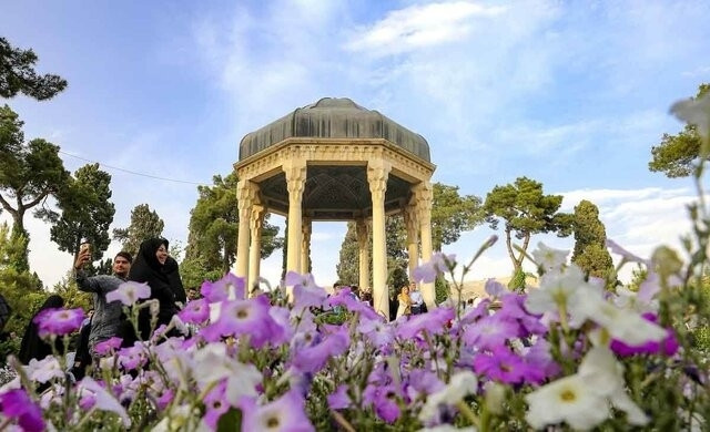 «بهار شیراز» را در گذر حافظیه و زندیه ببینید