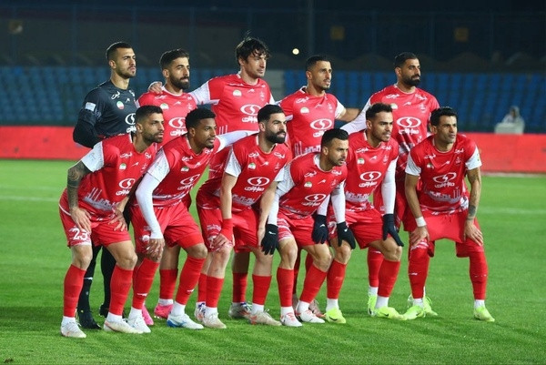 یک مربی ایرانی روی نیمکت پرسپولیس