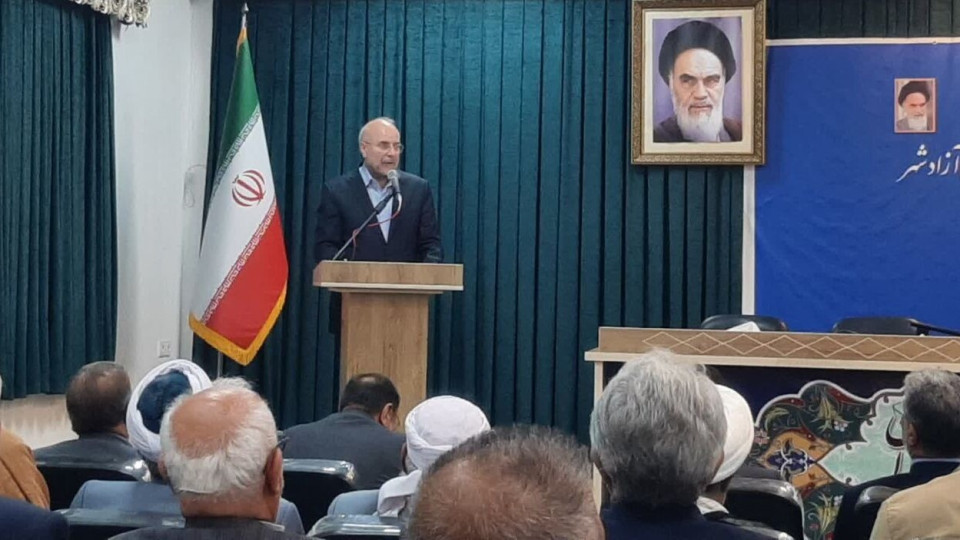 اقتصاد باید مردمی شود تا مشکلات اقتصادی حل شود