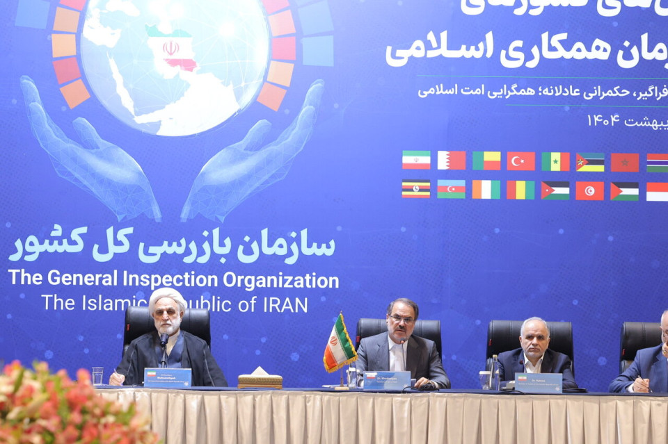 کسی که وقعی برای قانون قائل نیست باید مجازات شود
