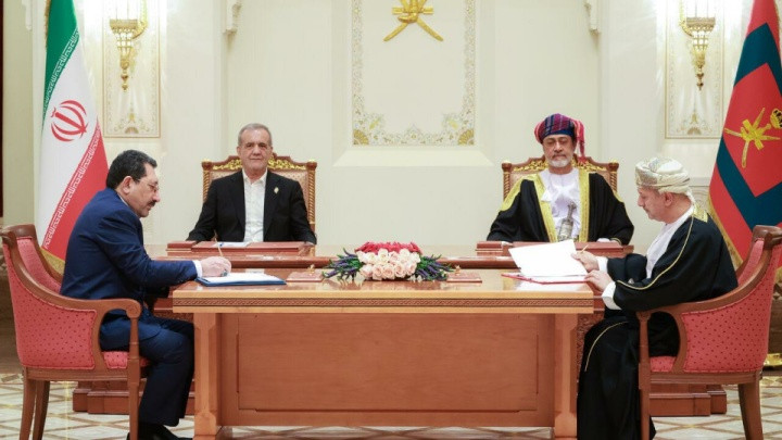 هدف‌گذاری ۲۰ میلیارد دلاری تجارت ایران و عمان، دستاورد سفر پزشکیان به مسقط