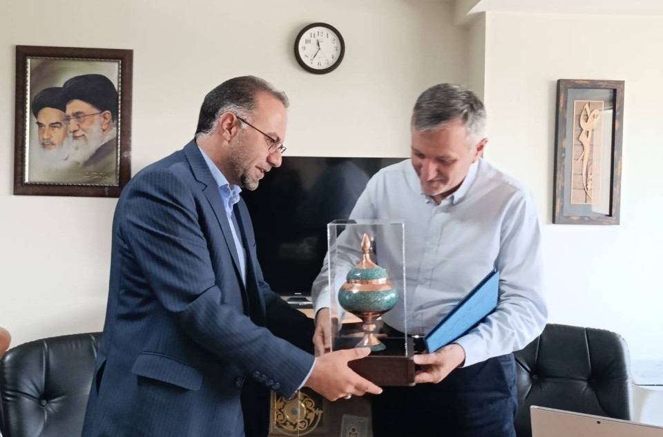 تقدیر رئیس سازمان بسیج علمی، پژوهشی و فنّاوری از استاد برجسته  فرهنگستان علوم ایران