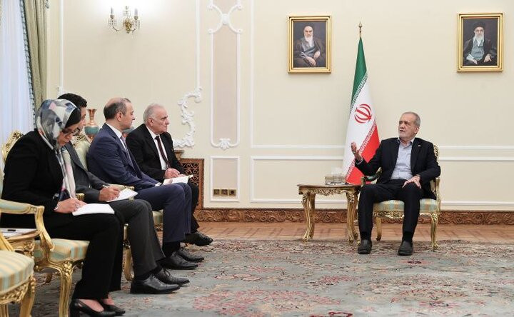 پزشکیان: هیچ قدرت خارجی نباید خللی  در روابط ایران و ارمنستان ایجاد کند