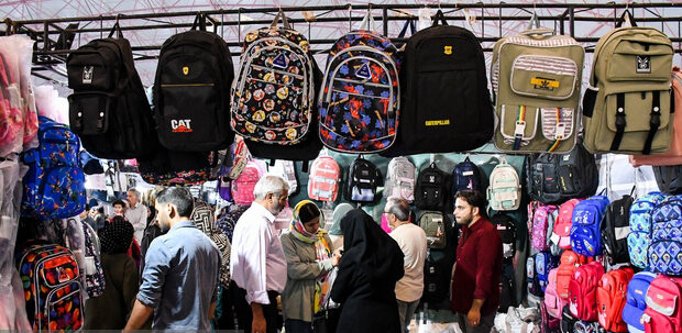 نمایشگاه فروش پائیزه در زنجان آغاز به کار کرد