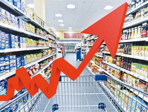 قیمت دلار به شدت بر سایر قیمت‌ها  و هزینه‌های زندگی تأثیر گذار است