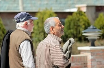 بازنشستگان از امروز معوقات متناسب‌سازی  و افزایش حقوق سالیانه را دریافت می‌کنند