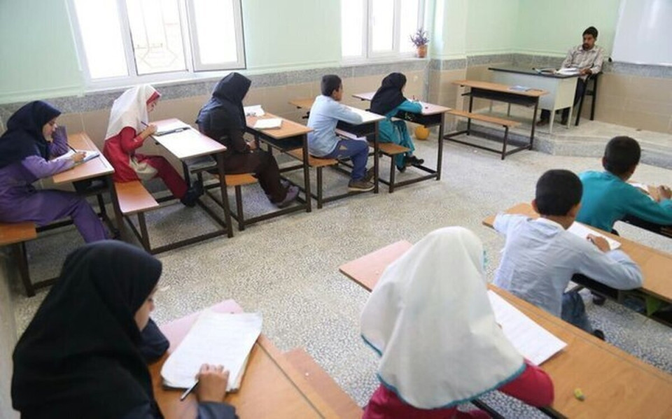 ثبت‌نام حدود ۱۵ هزار دانش‌آموز ایرانی  «فاقد مدارک هویتی» در مدارس