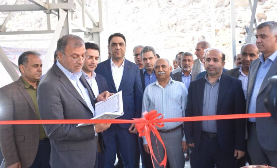 افتتاح نخستین نیروگاه خورشیدی بر فراز استخر در سیاهو هرمزگان