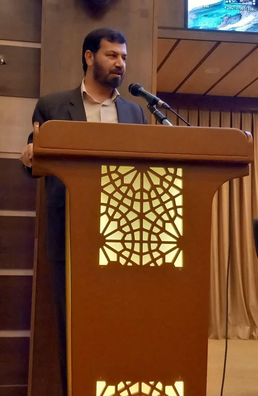 خبرنگاران، راهبران رسانه ی جامعه هستند