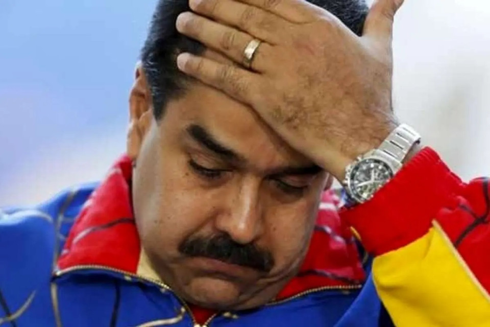 سی‌ان‌ان: مادورو برای کناره گیری ۱۸ ماه فرصت می خواهد  کاخ سفید: نه خیر، همین الان!