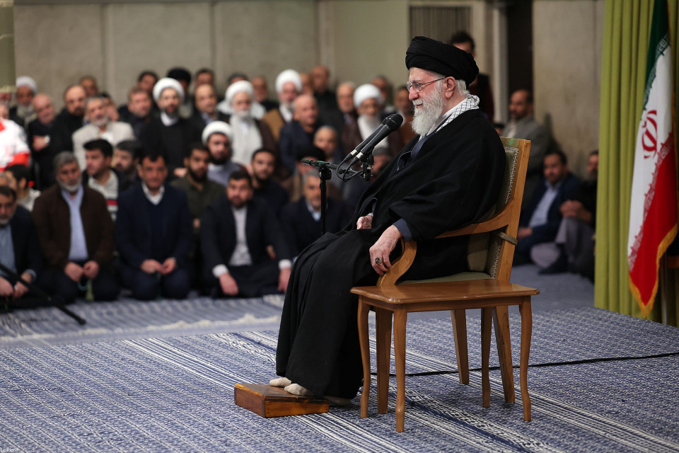 هشدار صریح رهبر انقلاب به آمریکا: اگر جنگی راه بیاندازید، جنگ منطقه‌ای خواهد بود