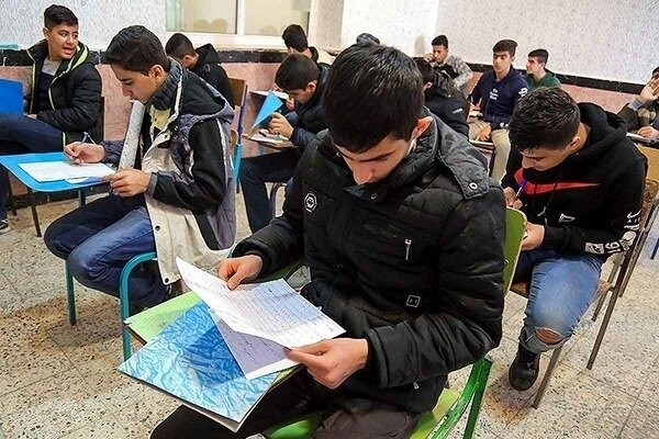 احتمال تعویق امتحانات نهایی در پی همزمانی با مراسم تشییع رهبر شهید
