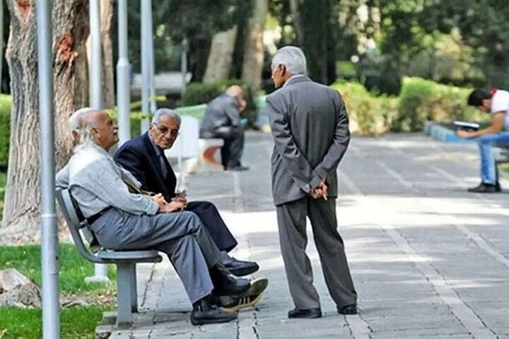 افزایش سقف اعتبار خرید بازنشستگان کشوری از برخی فروشگاه‌های زنجیره ای به‌زودی