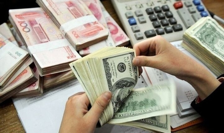 امکان فروش ارز صادراتی به بانک‌ها و واردکنندگان با نرخ توافقی فراهم شد