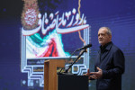سخنی که موجب تفرقه شود، آب ریختن  به آسیاب دشمن است